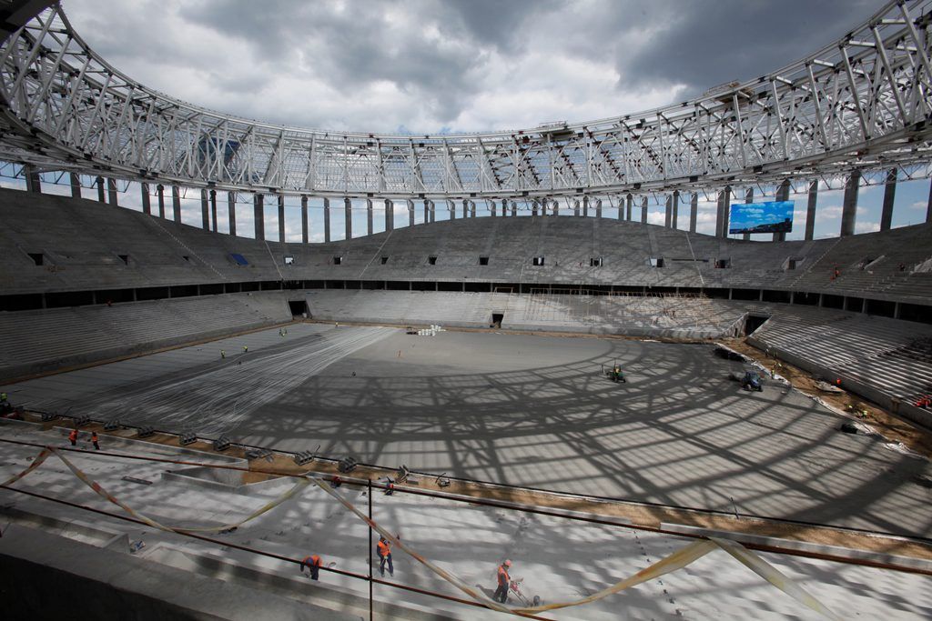 Еще 500 рабочих привлекут для ускорения темпов строительства стадиона на Стрелке