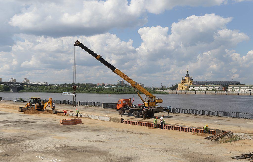 Основные работы на Нижневолжской набережной планируют завершить до конца года