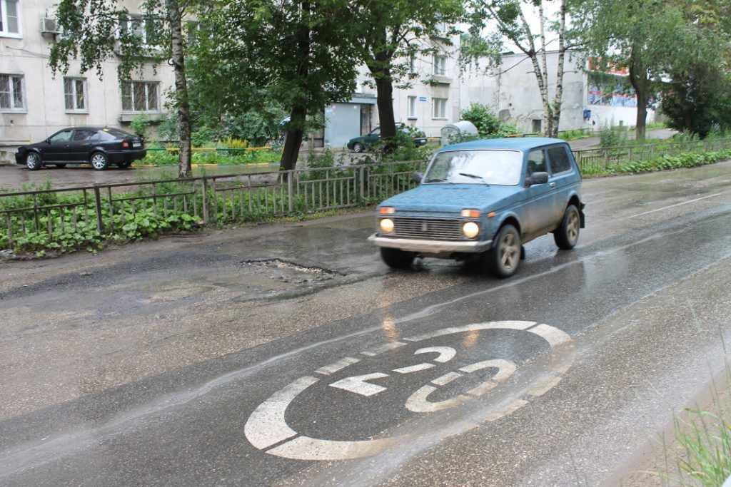 Активисты ОНФ инспектировали состояние дорог к нижегородским медучреждениям