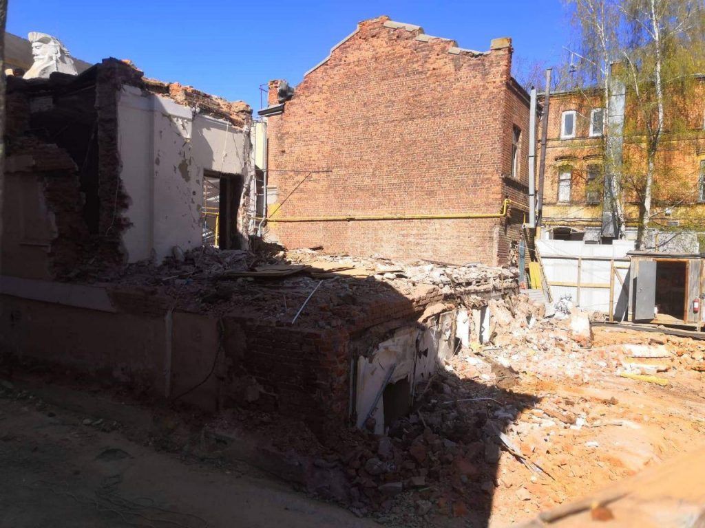 Демонтаж фигур "Шахматного дома" начался в Нижнем Новгороде