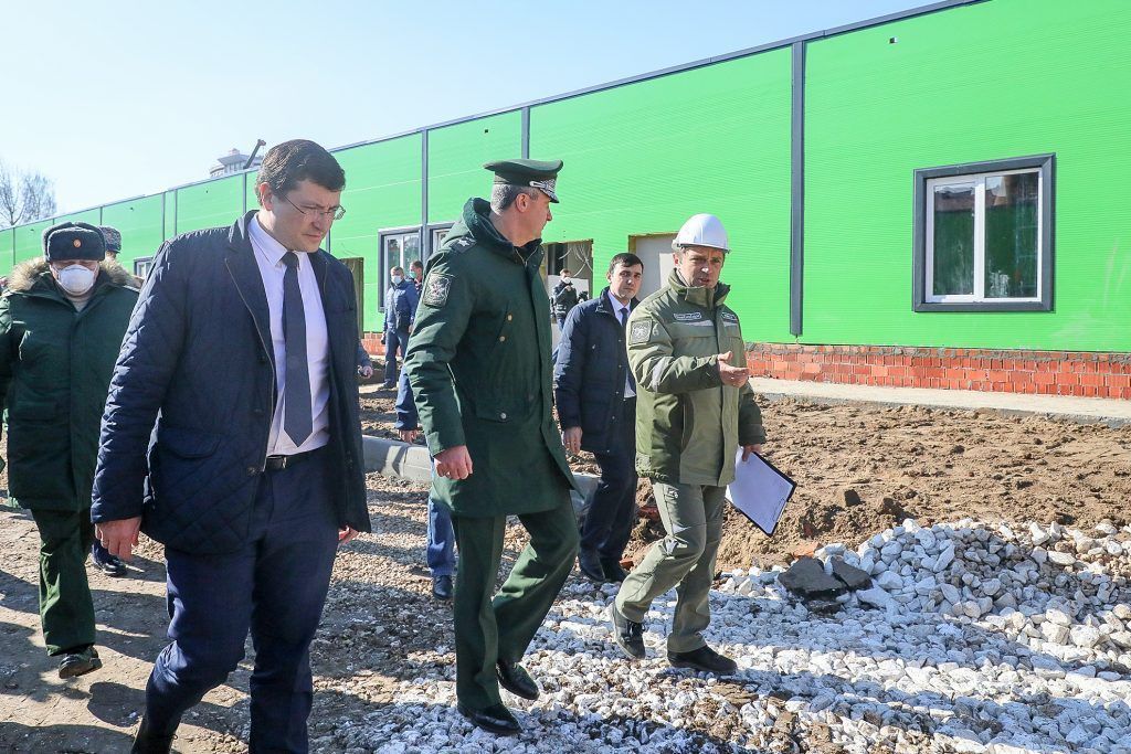 Замглавы минобороны проверил строительство нижегородского инфекционного центра