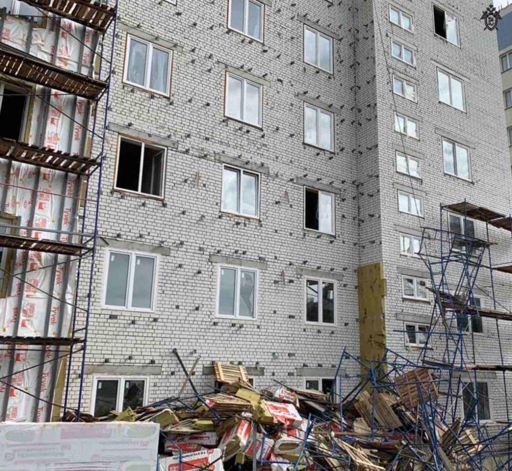 7 рабочих ранены при обрушении строительных лесов в Нижнем Новгороде