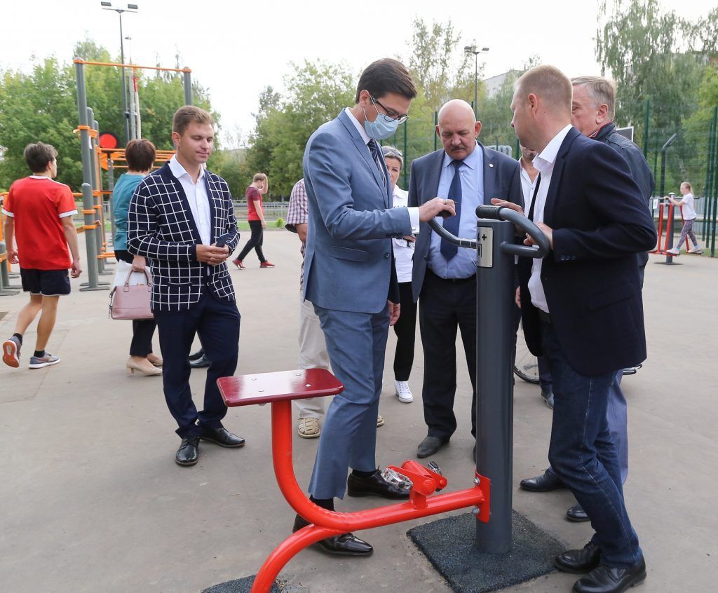 Сквер на ул. Мончегорской в Нижнем Новгороде открыли второй раз