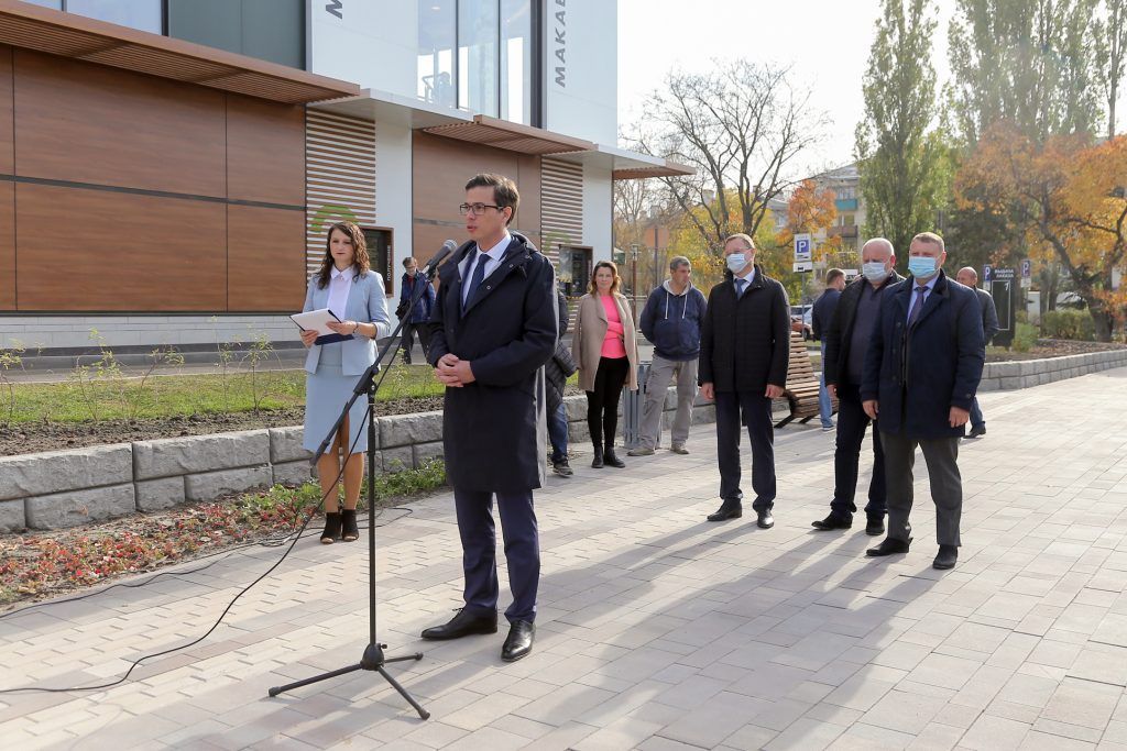 Сквер у гостиницы "Заречная" открыли после благоустройства в Нижнем Новгороде