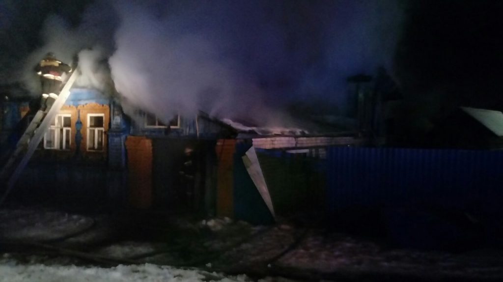 Двое взрослых и ребенок погибли на пожаре в Семенове