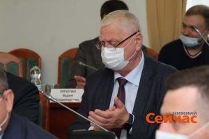 Депутаты нижегородского Заксобрания переругались из-за бесплатной парковки спецсвязи