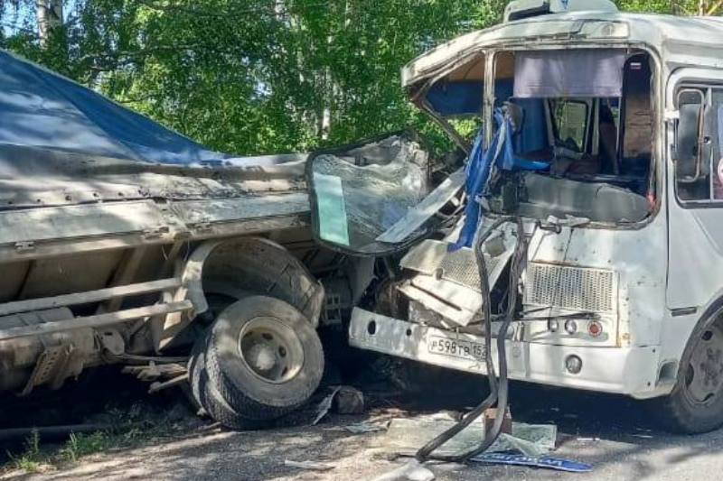 Автобус бор нижегородская область. Рейсовый автобус. ДТП Нижний Новгород 05.07.2022. Авария в Нижегородской автобус.