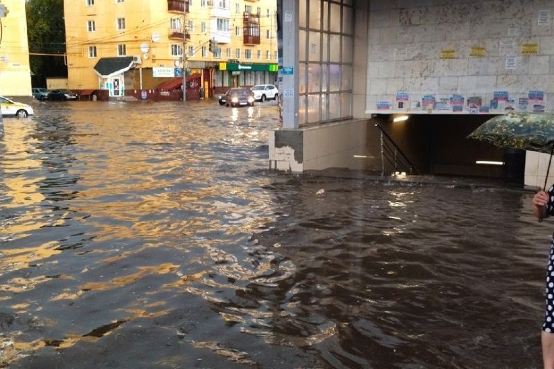 Дождь в августе. Ливень в Нижнем Новгороде 9 августа. Сильный дождь. Ливни Нижний Новгород 9 август 2022. Ливень в Нижнем Новгороде сегодня.