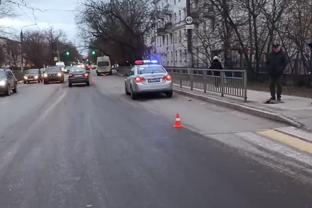 Сегодня 14 ноября. Пешеход. Авария в Нижнем Новгороде. Водитель и пешеход. Пешеход на переход.