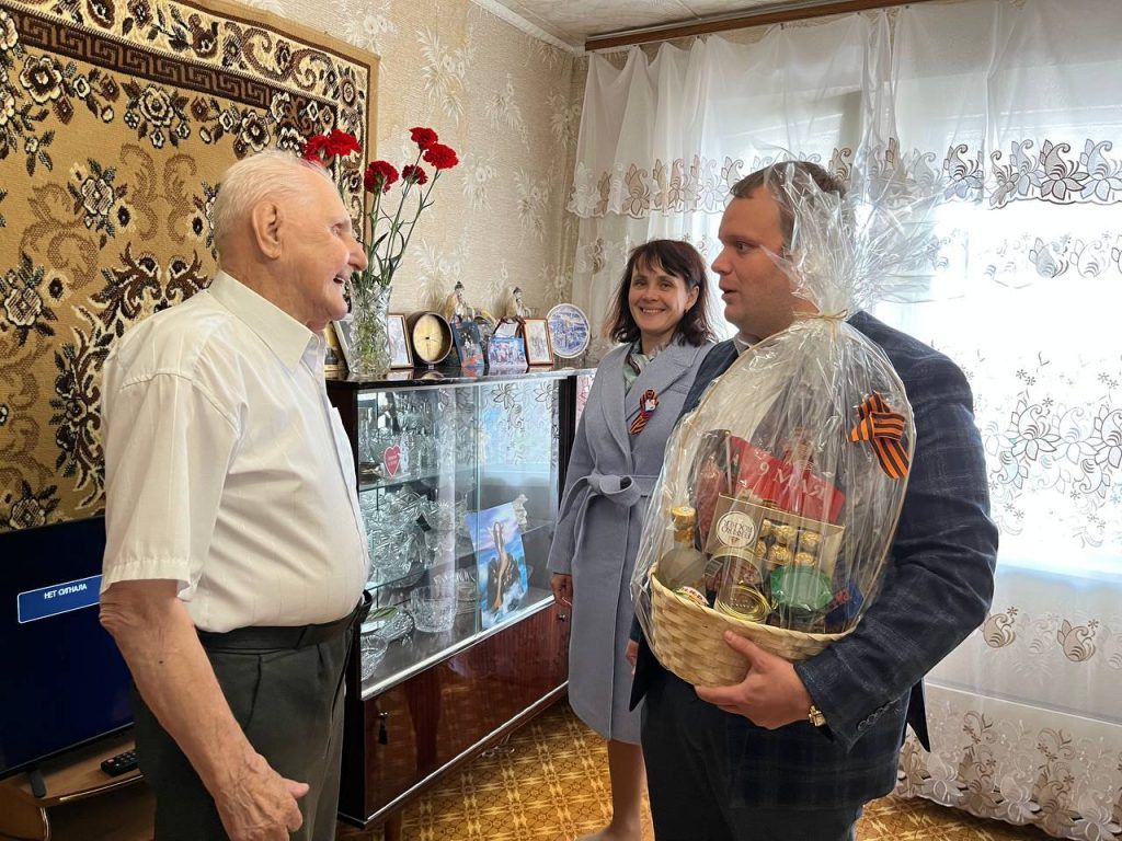 Ассоциация домоуправляющих компаний в честь 80-летия Победы организовала праздники для всех жителей МКД