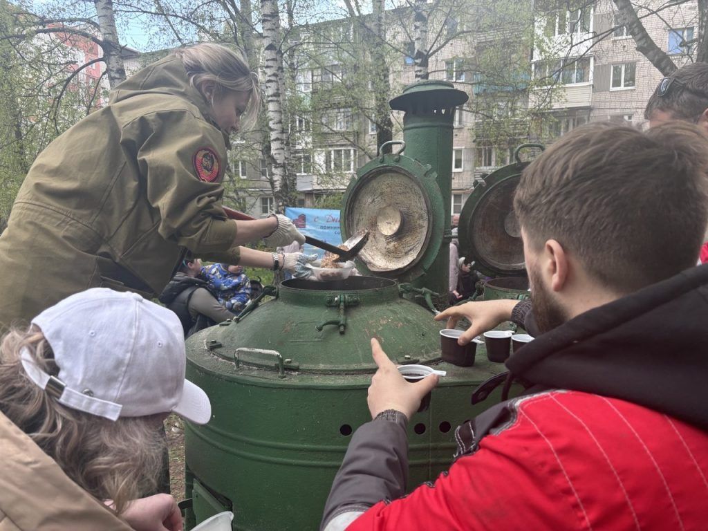 Ассоциация домоуправляющих компаний в честь 80-летия Победы организовала праздники для всех жителей МКД