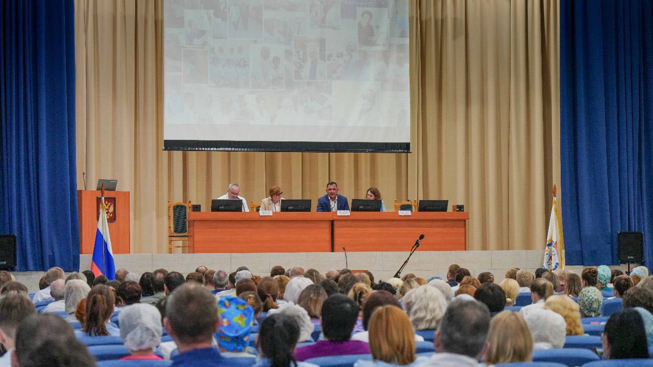 Участники предварительного голосования «Единой России» посетили больницу им. Семашко