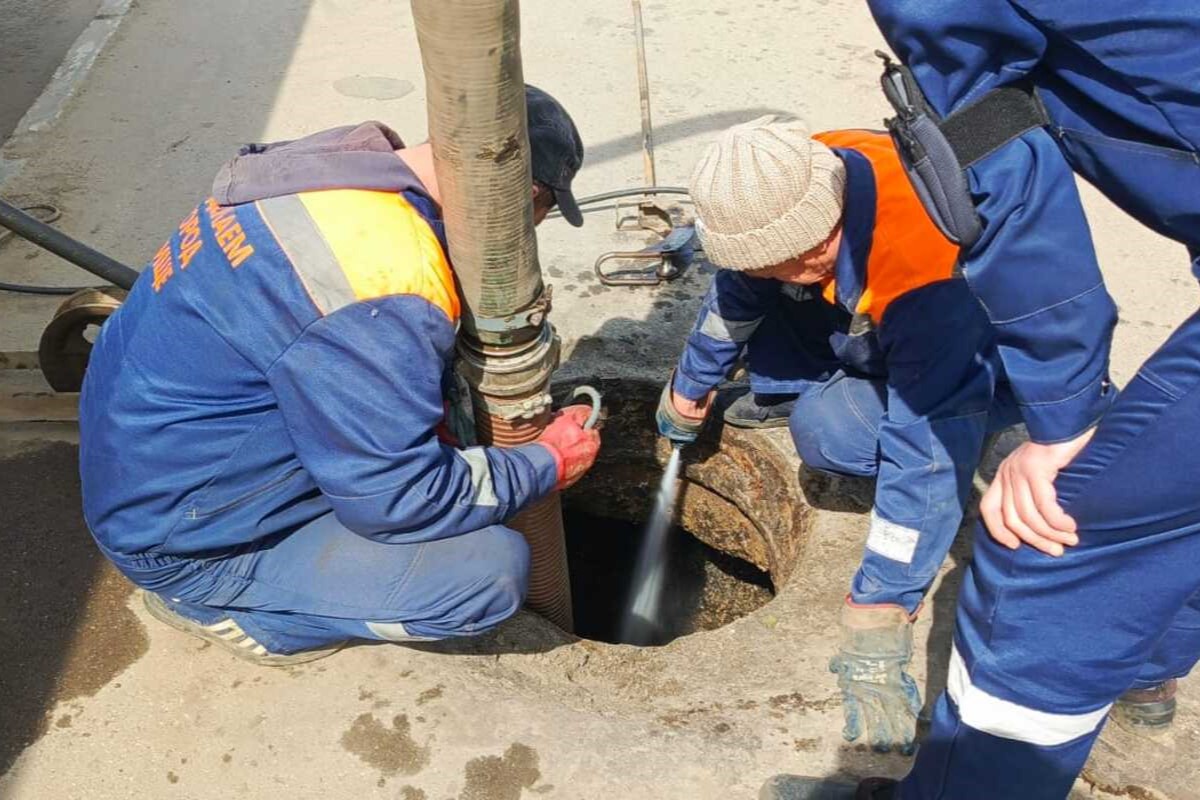Дорожные службы Нижнего Новгорода перешли на усиленный режим работы из-за дождей