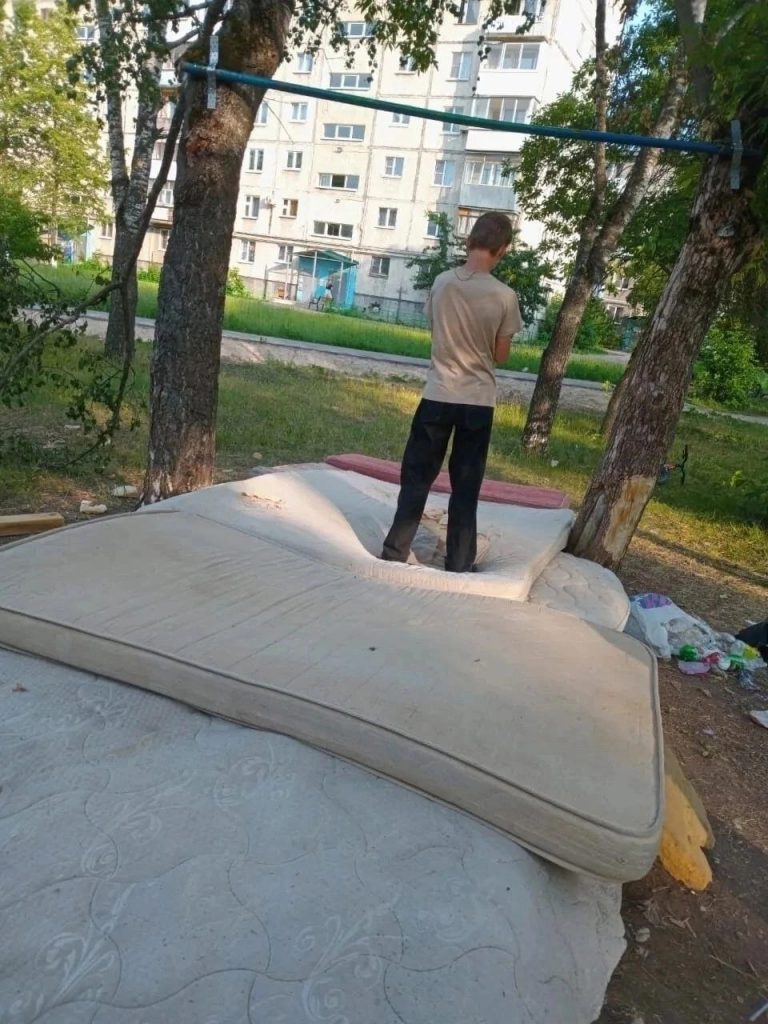 Депутат дзержинской Думы Шилов оказался в центре "матрасного скандала"