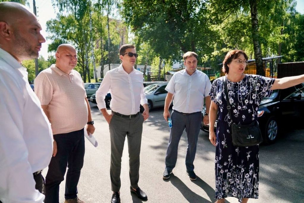 Юрий Шалабаев проверил ремонт дворов в Приокском районе