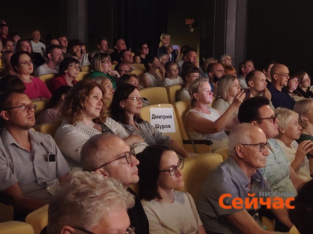 Фоторепортаж с презентации нового романа Захара Прилепина "Тума" в Нижнем Новгороде