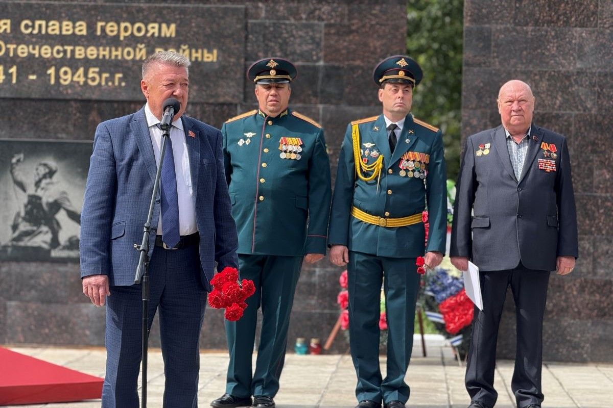 При поддержке НРО КПРФ в Володарском округе открыли мемориальный комплекс