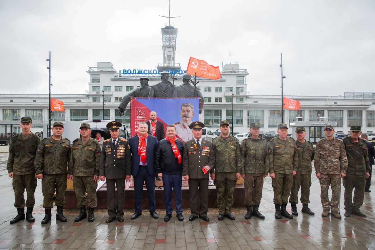 Нижегородские коммунисты провели акцию «Памятнику Сталину – в Нижнем Новгороде быть!»