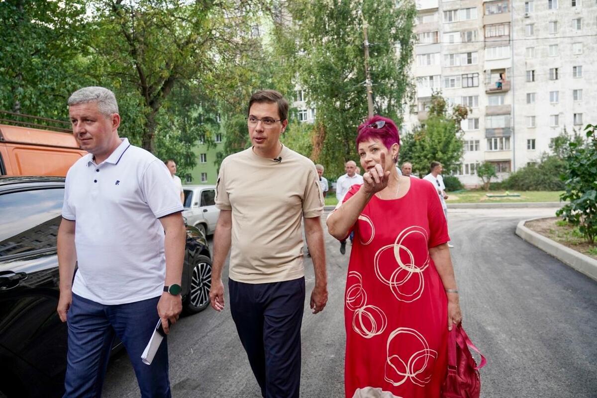 Дворы на ул. Баумана и Заводской ремонтируют после обращения жителей к Юрию Шалабаеву