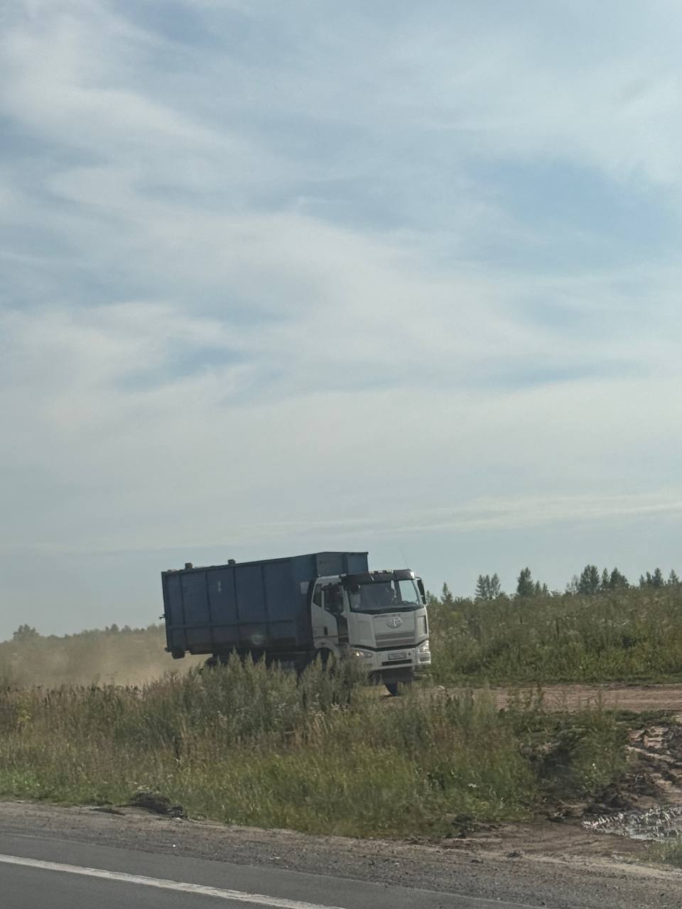 Чиновники не могут ликвидировать постоянно горящую свалку у Вязовки