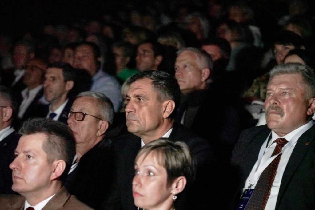 Юрий Шалабаев открыл Международный форум "Города-побратимы и партнеры"