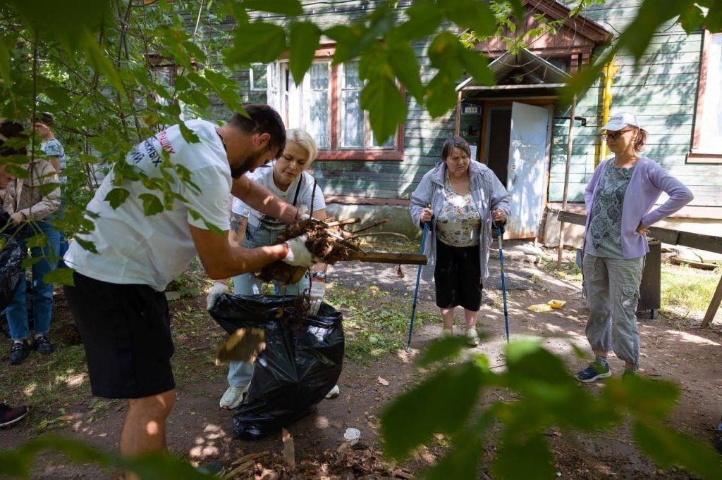 Председатель нижегородской Гордумы Чинцов принял участие в масштабном субботнике в Советском районе