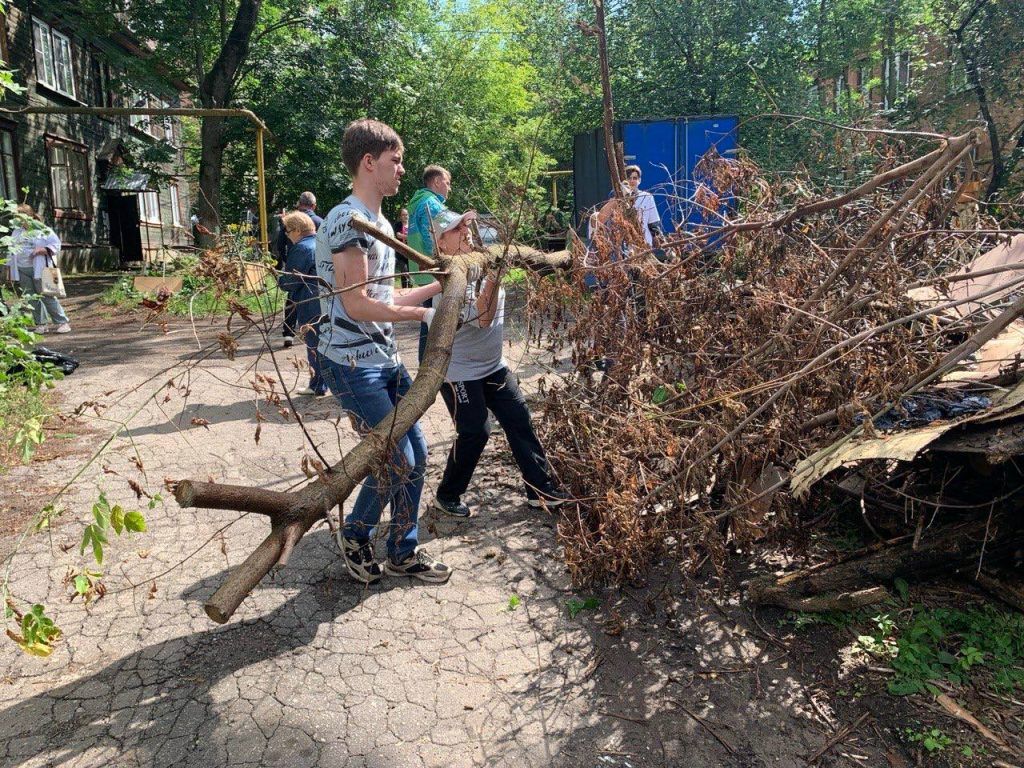 Председатель нижегородской Гордумы Чинцов принял участие в масштабном субботнике в Советском районе