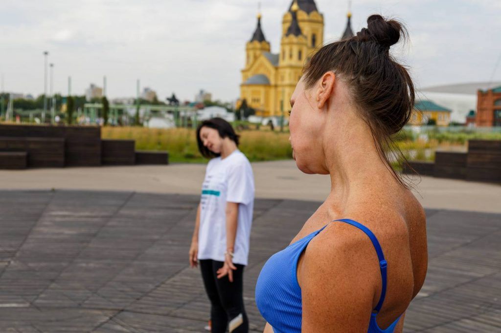 «Новые люди» приглашают горожан на бесплатные занятия танцами, тренировки по йоге и заплыв на сапах