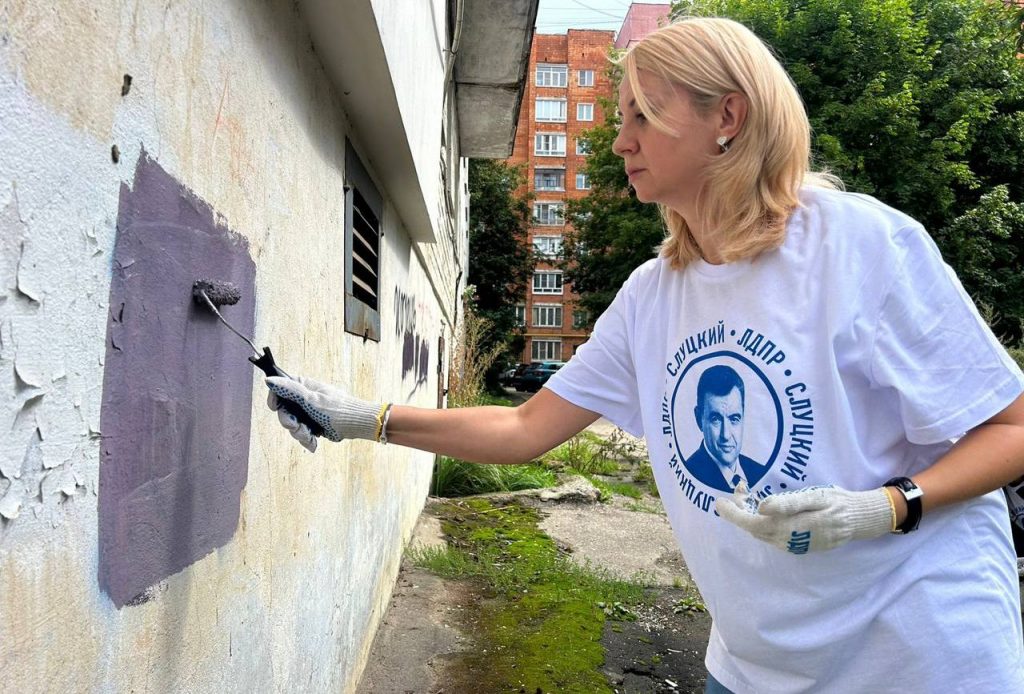 Команда Мольковой из ЛДПР очистила Приокский район от наркорекламы