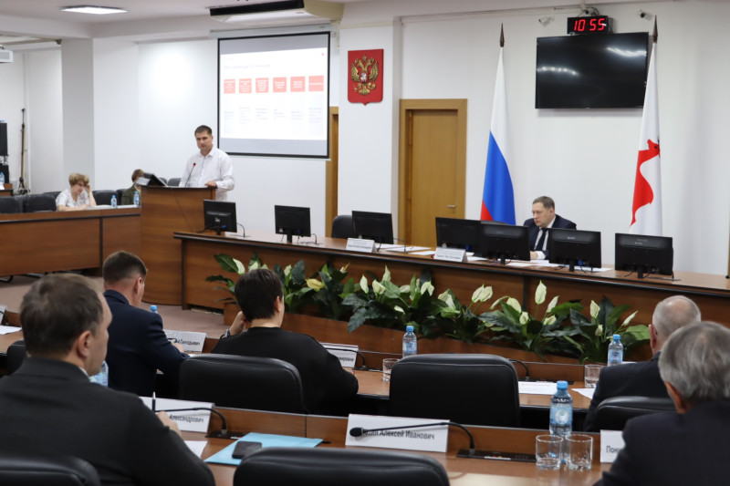Депутаты нижегородской Думы обсудили отопительный сезон и готовность к зиме дорожных служб